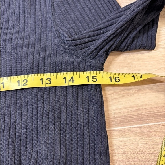 Free People movement Can’t handle this long sleeve crop - Picture 6 of 8